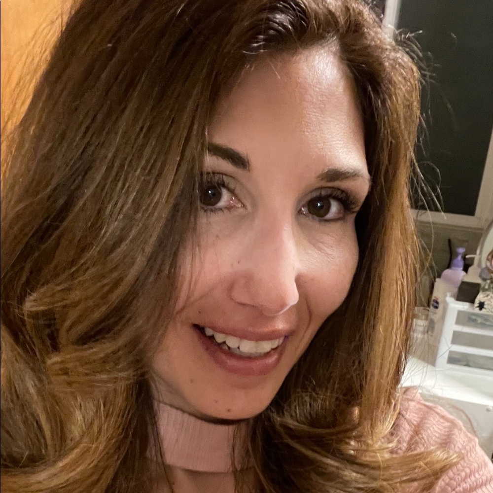 Meet your Posher, Andrea